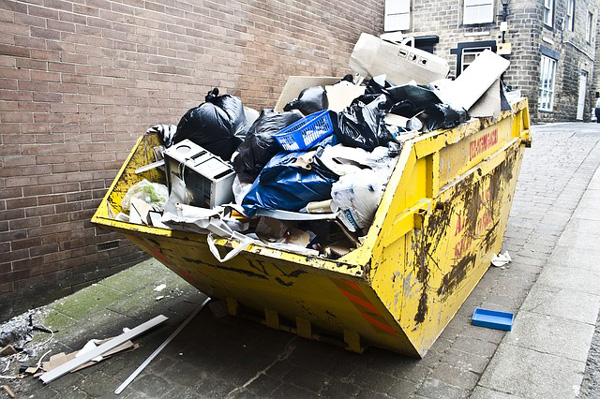 Image parNathan Copley de Pixabay Évacuation des déchets et encombrants déménagement 95
